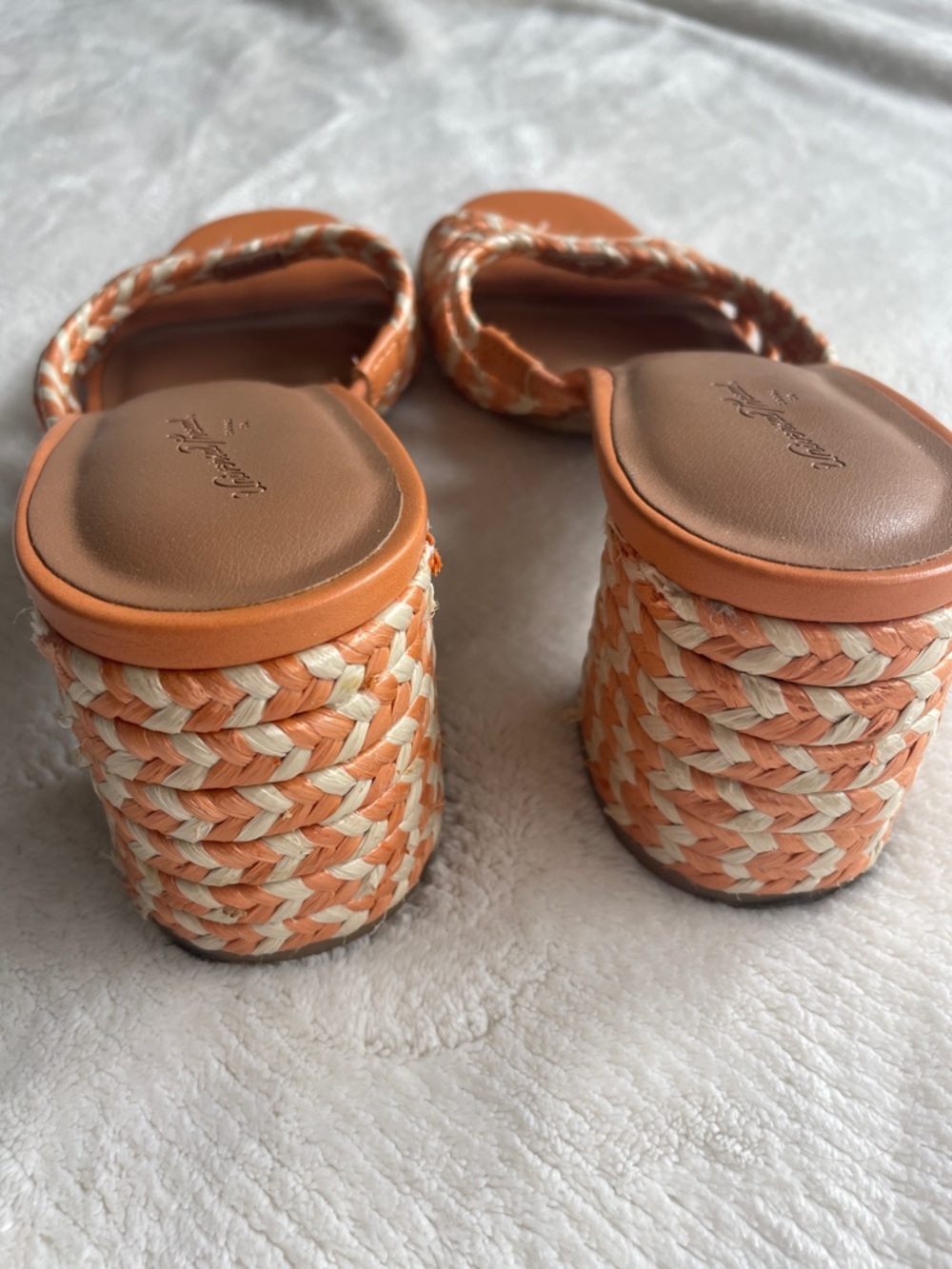 Universal Thread Heels - Picture 3 of 6